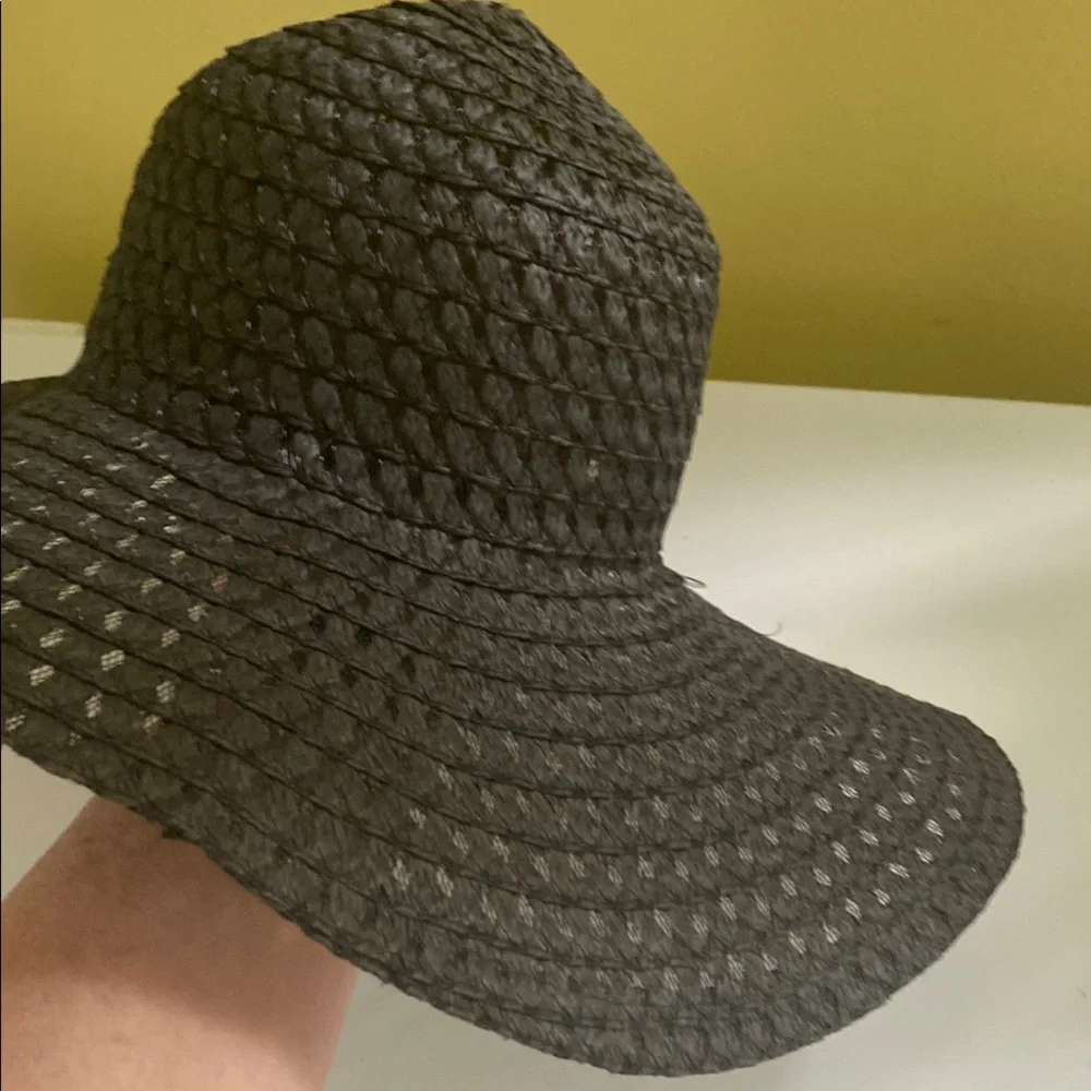 Unbranded Black Paper/Mesh Floppy Sun hat. One Size